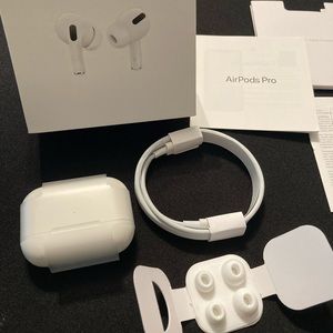 NEW APPLE AIRPODS PRO
